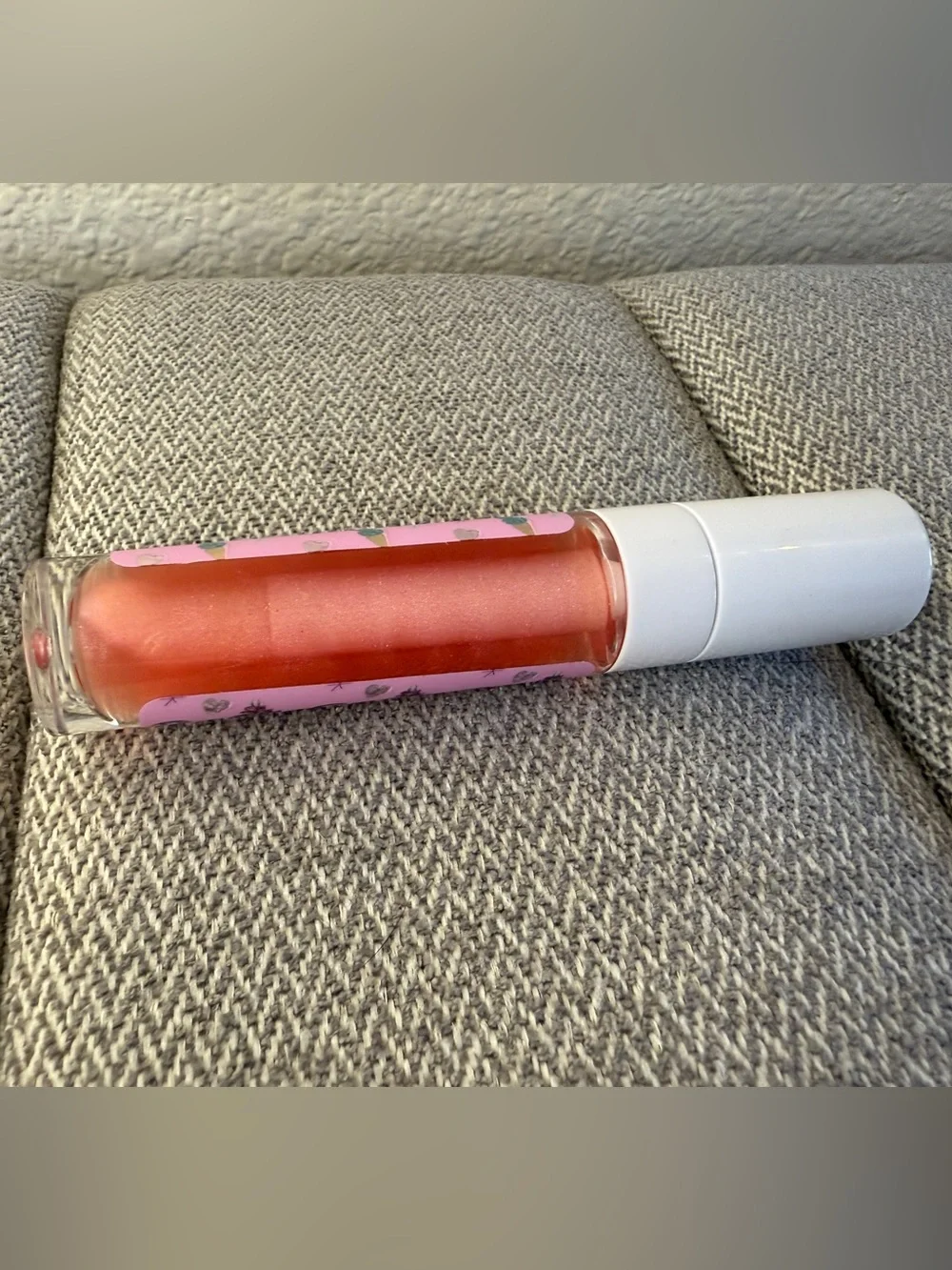 AMINNAH Lip Gloss - Birthday Cake